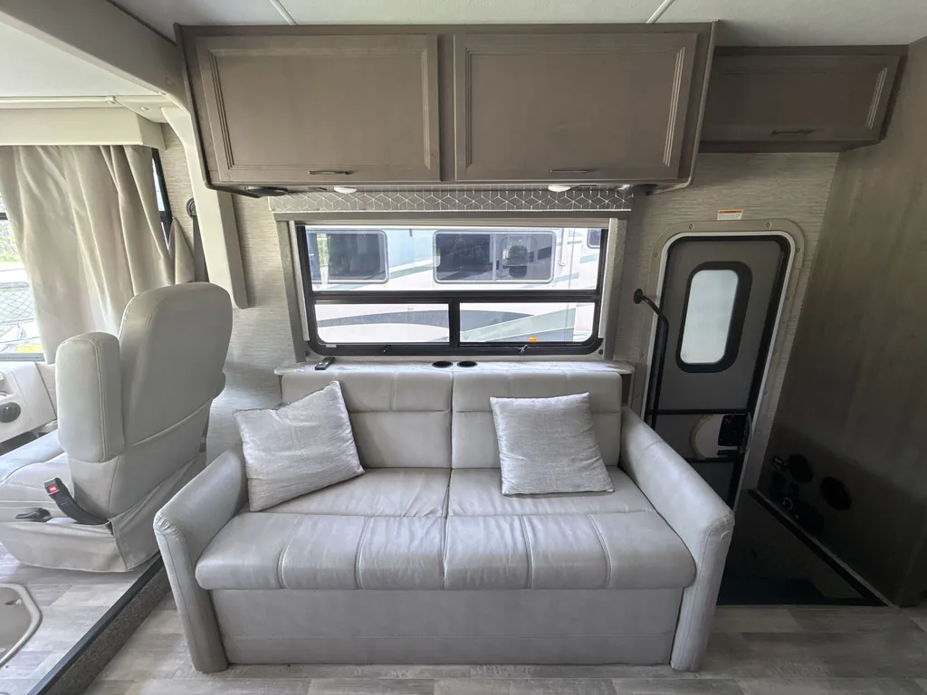 2023 Thor Motor Coach Freedom Traveler A32, Photos photo 11