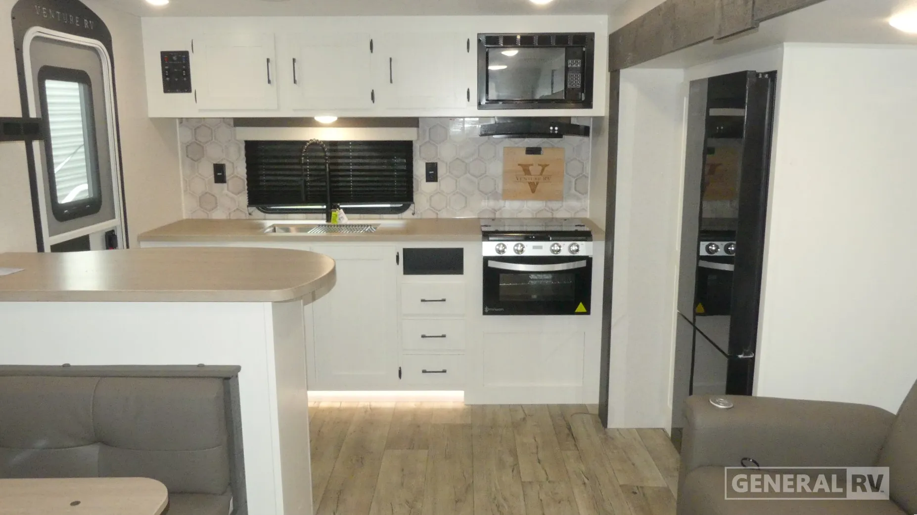 2025 Venture RV Sienna SA231VRK - Photo 3