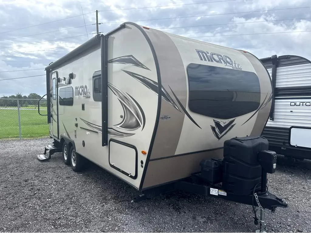 2019 Forest River Flagstaff Micro Lite 21FBRS - Photo 2