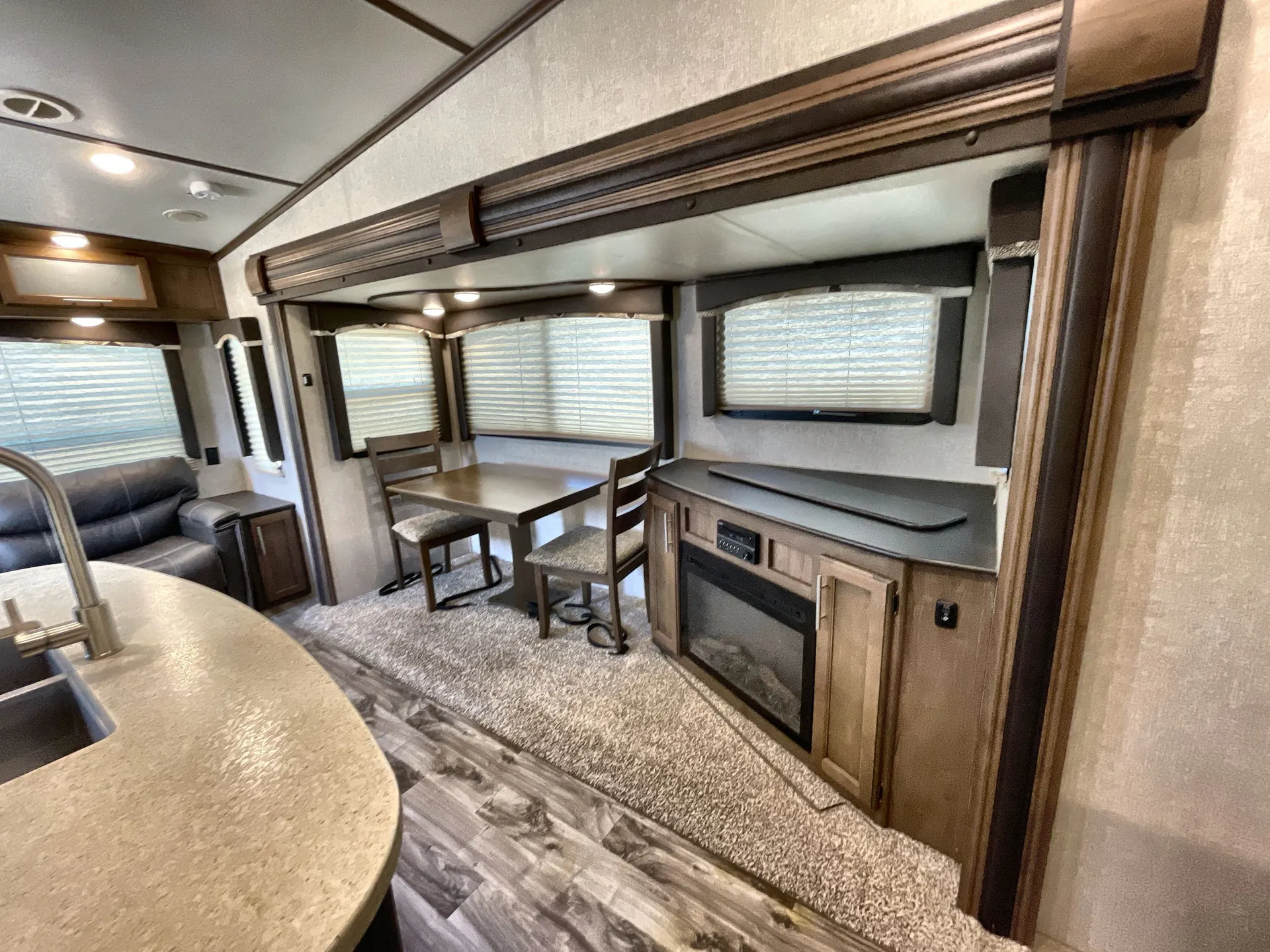 2019 Keystone Cougar Half-Ton 27RLS — living area main