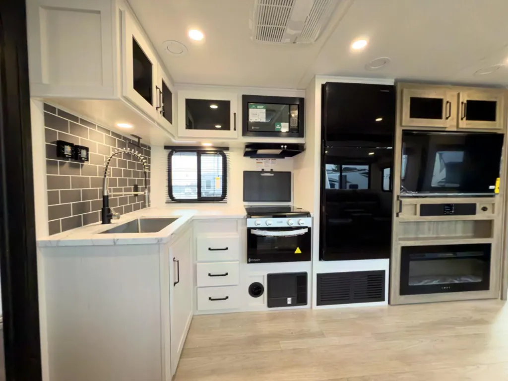 2026 Forest River Solaire 3150TBSS, Photos photo 34