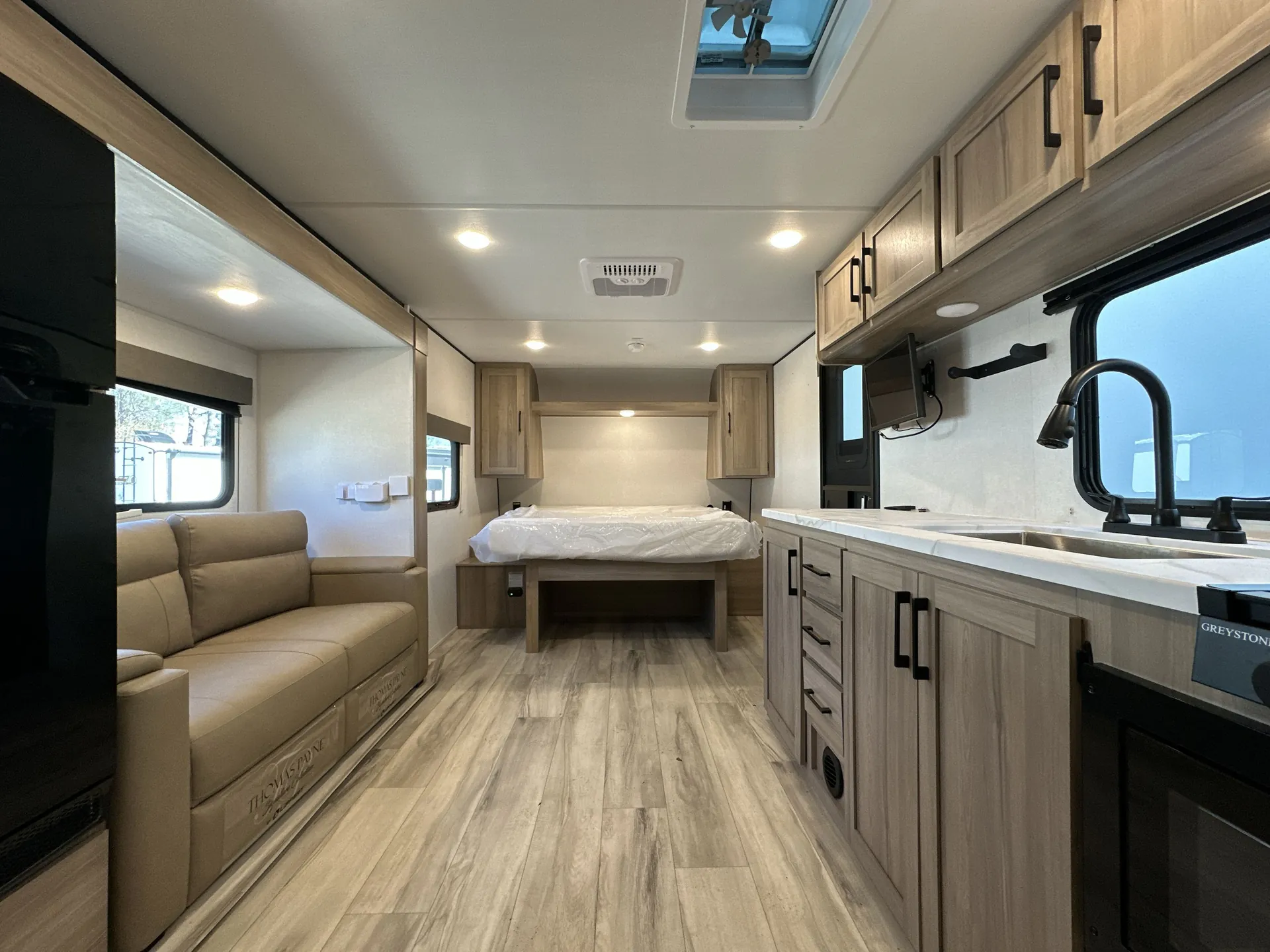 2025 Keystone Coleman Light 18RX — living area main