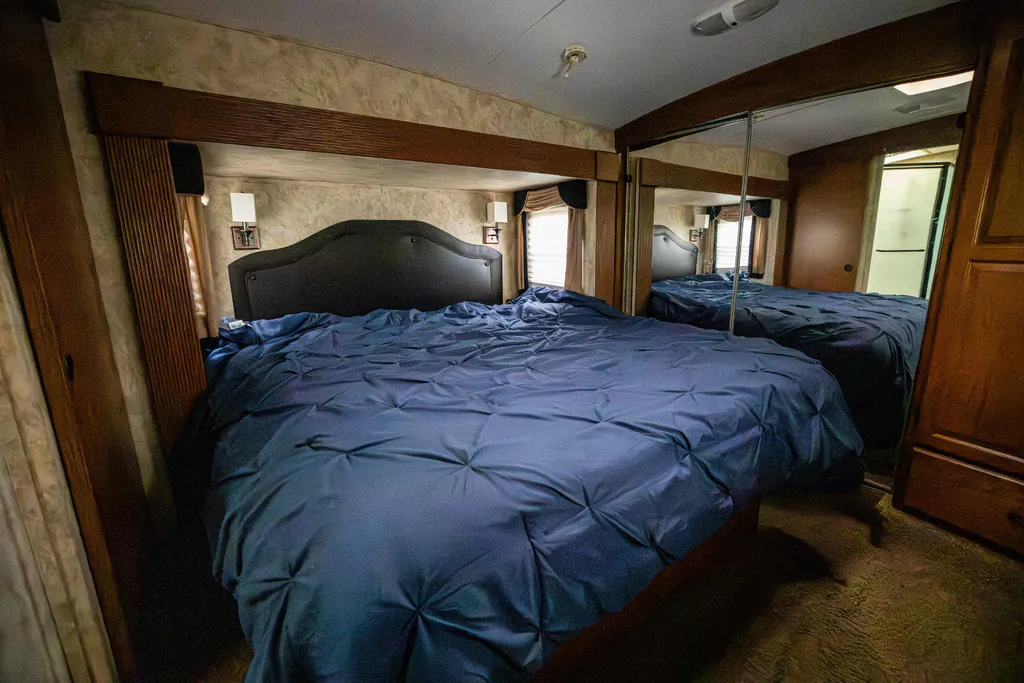 2011 Keystone Montana 3100RL, Photos photo 22