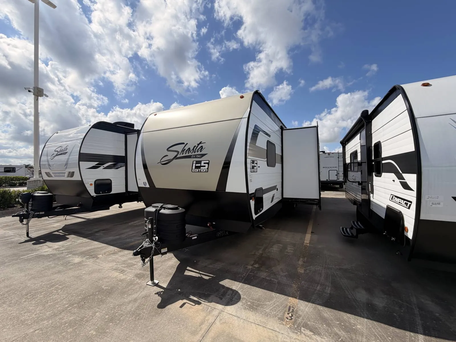 2027 Forest River OASIS 526RBS - Photo 4