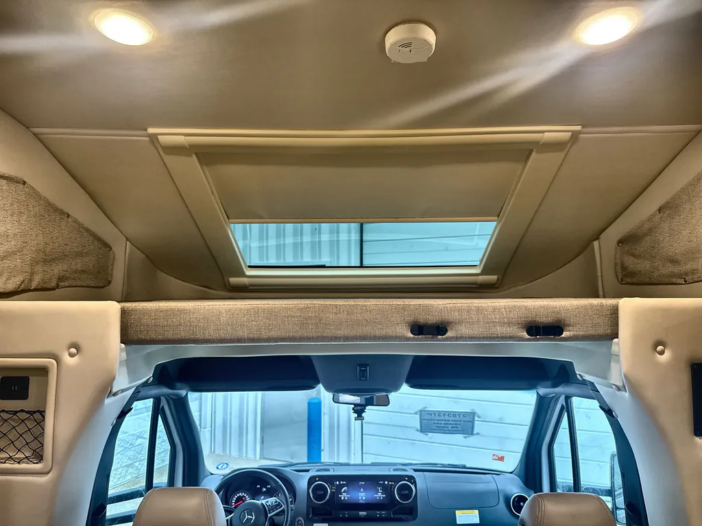 2022 Thor Motor Coach Tiburon 24FB, Photos photo 19