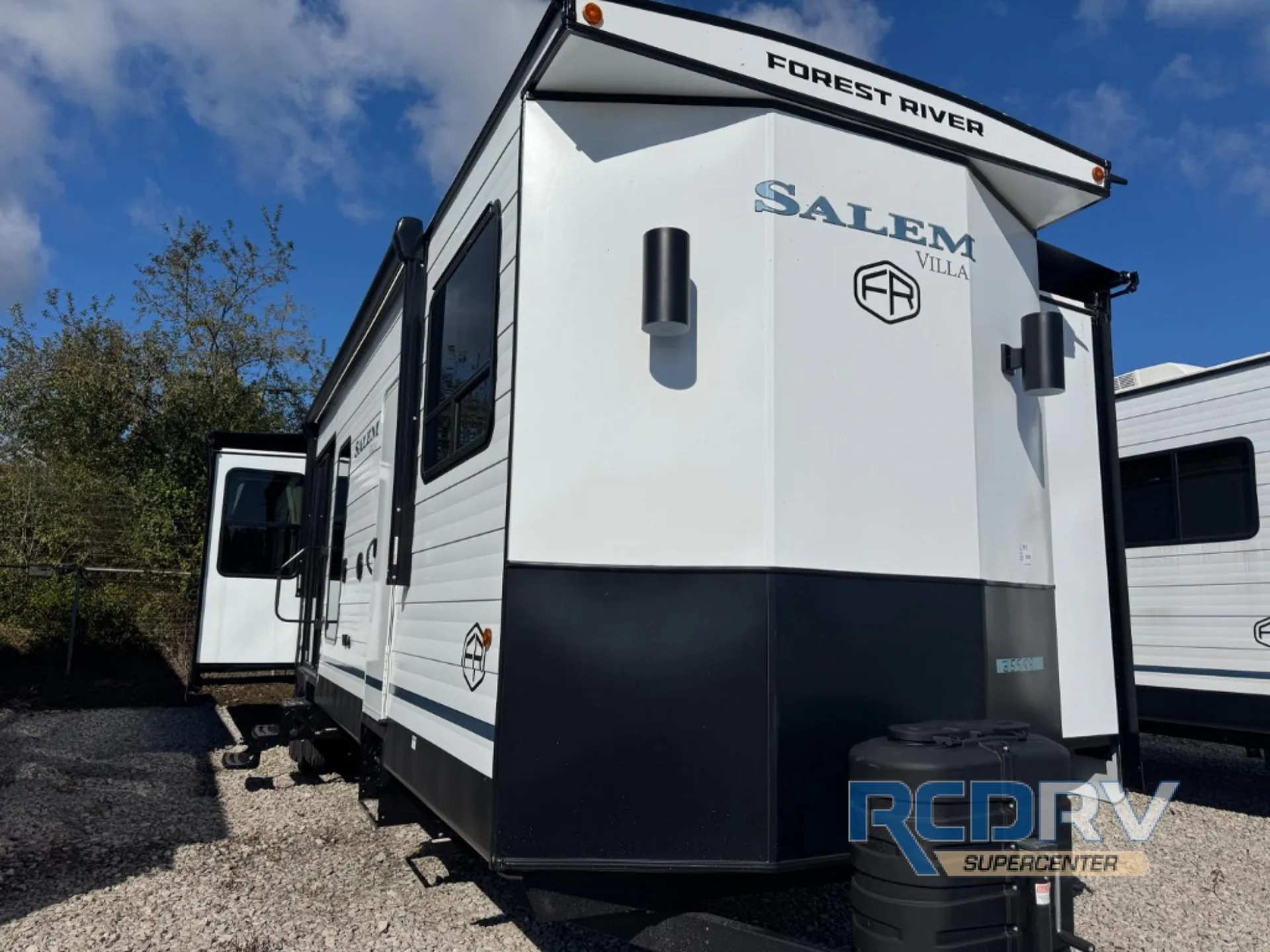 2027 Forest River Salem Villa 40RLB - Photo 2