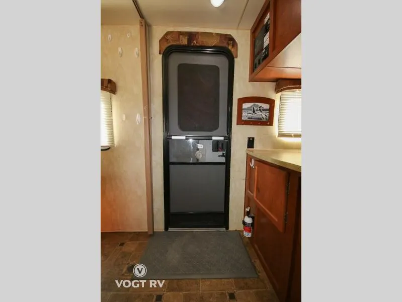 2014 Northwood Nash 23D - Photo 4