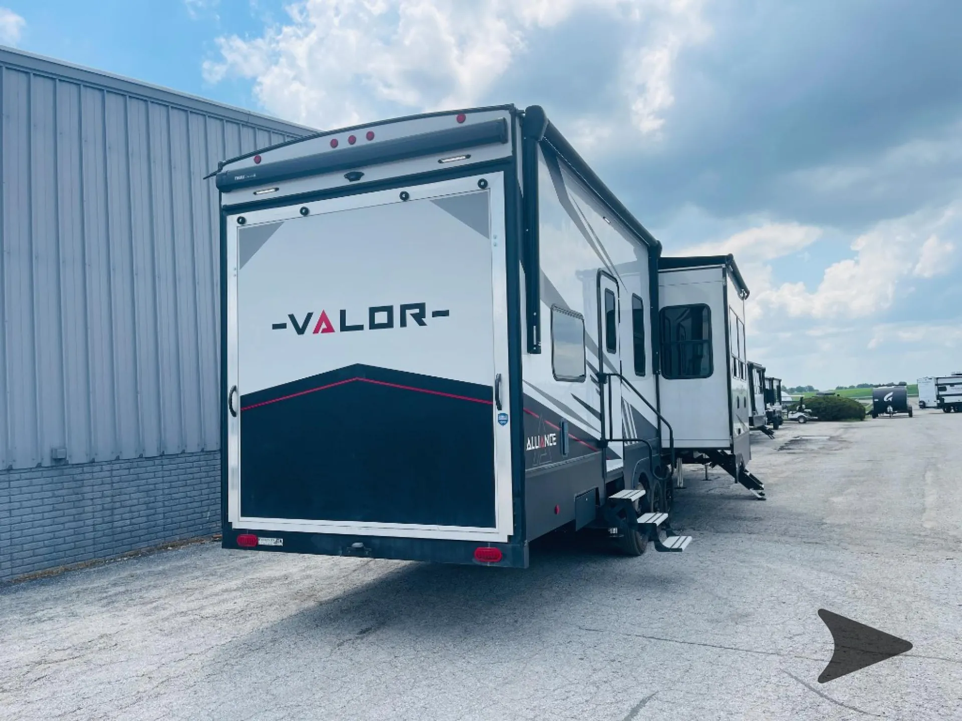 2021 Alliance RV Valor 41V15 - Photo 3