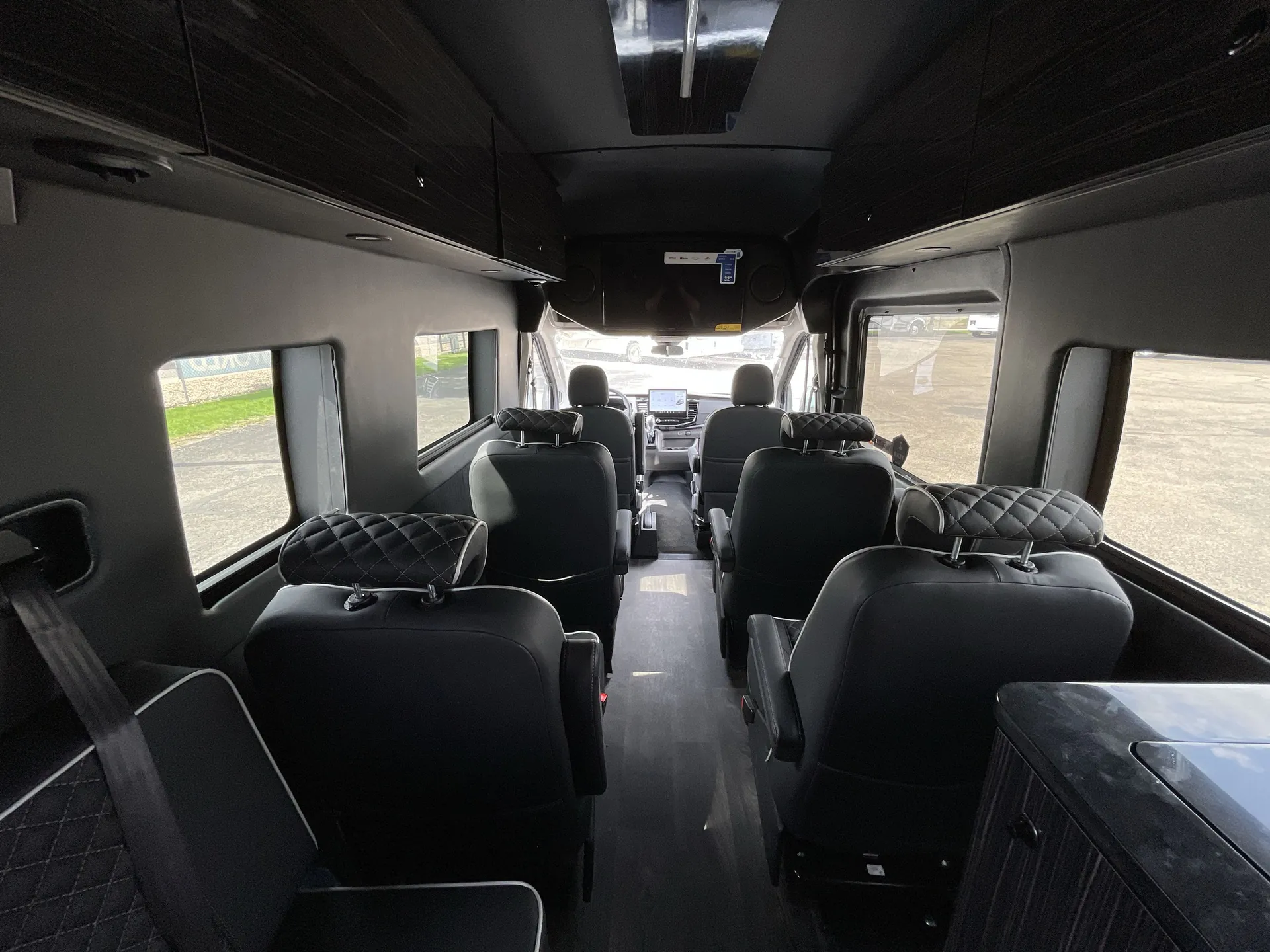 2027 Thor Motor Coach Freedom Mover PX10 — living area main