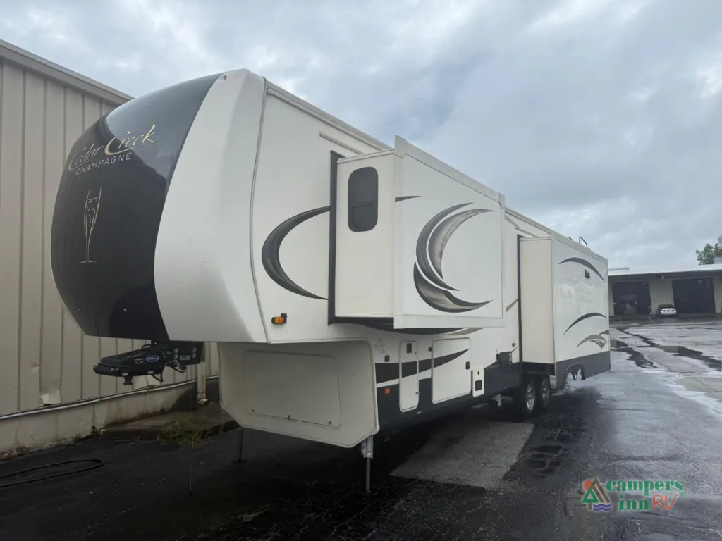 2020 Forest River Cedar Creek Champagne Edition 38EL, Photos photo 5