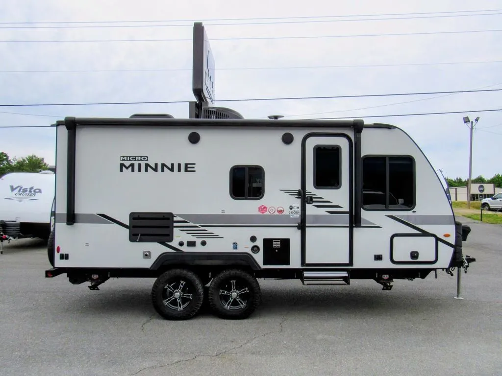2022 Winnebago Micro Minnie 2100BH - Photo 2