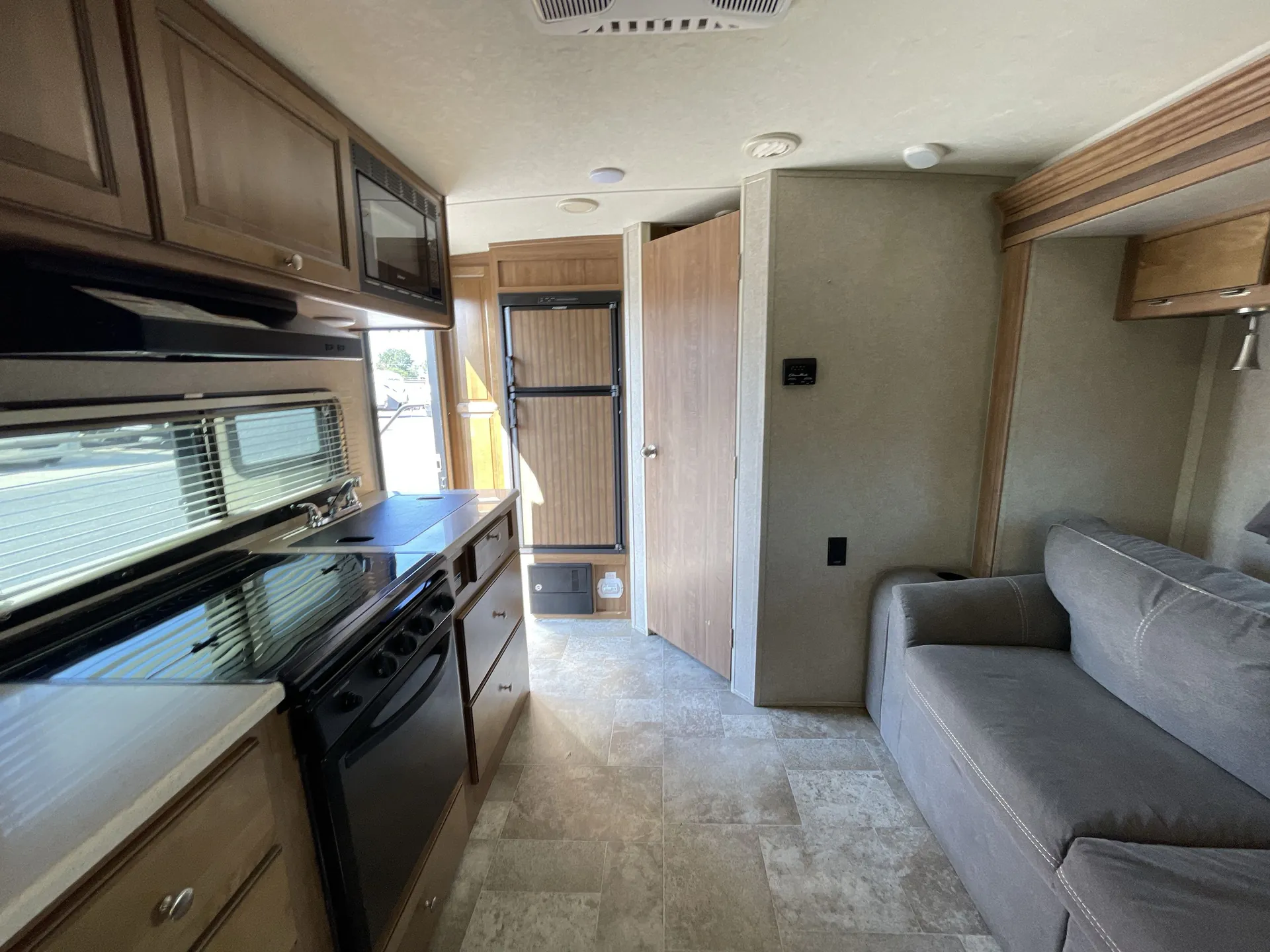 2018 Forest River Flagstaff Micro Lite 21FBRS — fireplace
