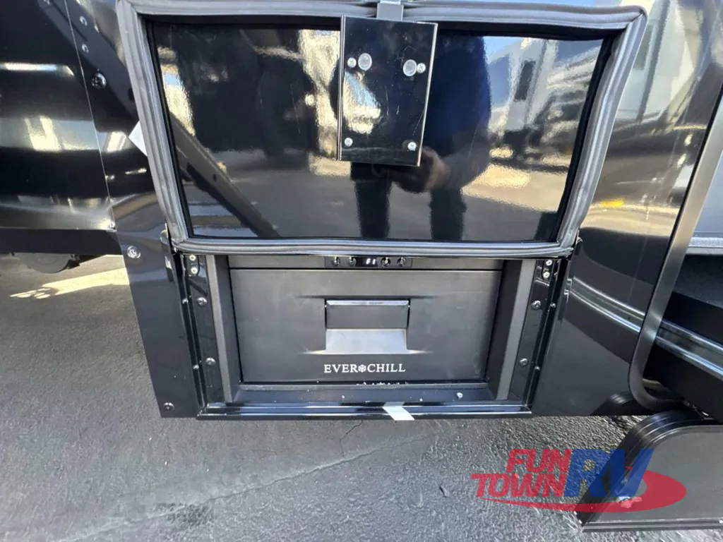2026 Brinkley Model G 4170, Photos photo 17