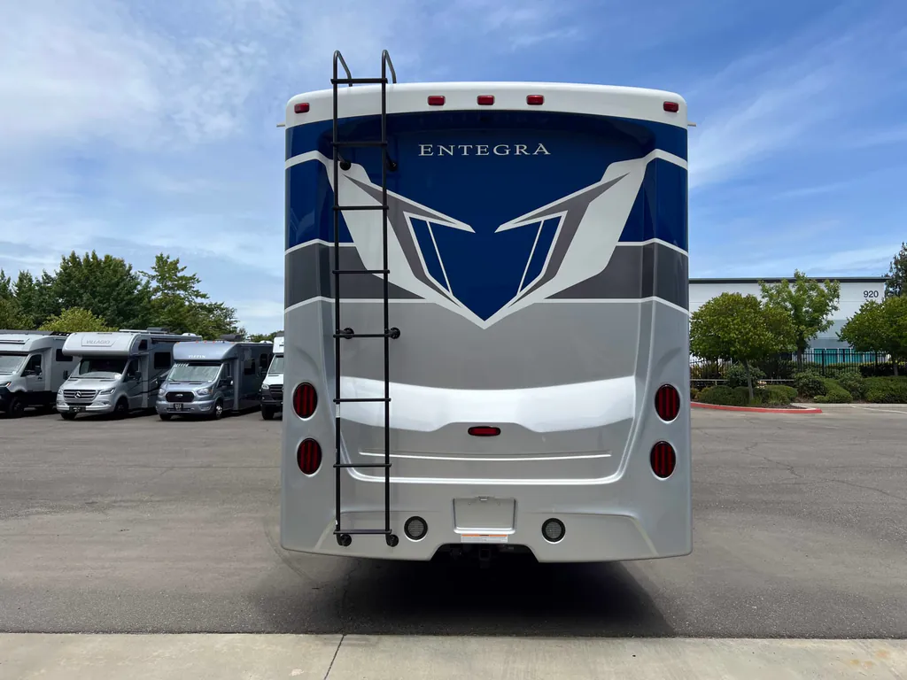 2027 Entegra Coach Vision XL 36C, Photos photo 28