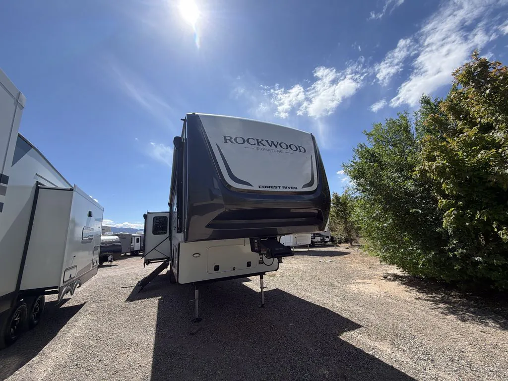 2026 Forest River Rockwood Signature 401SFB - Photo 2