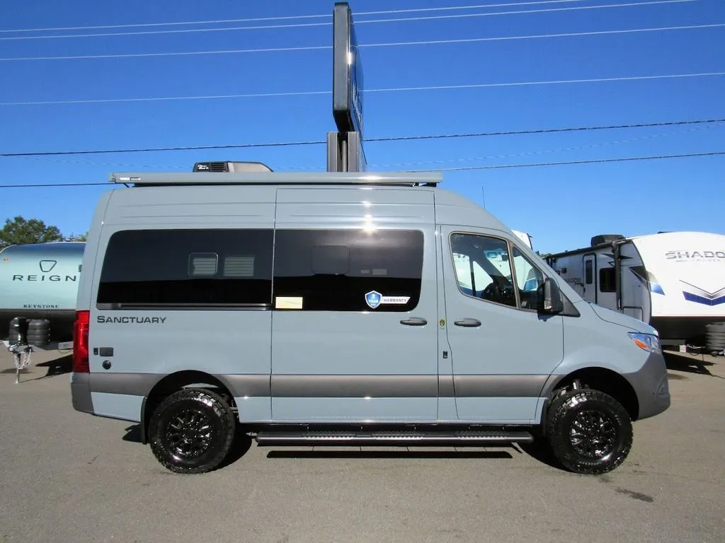 2026 Thor Motor Coach Sequence 20L - Photo 3