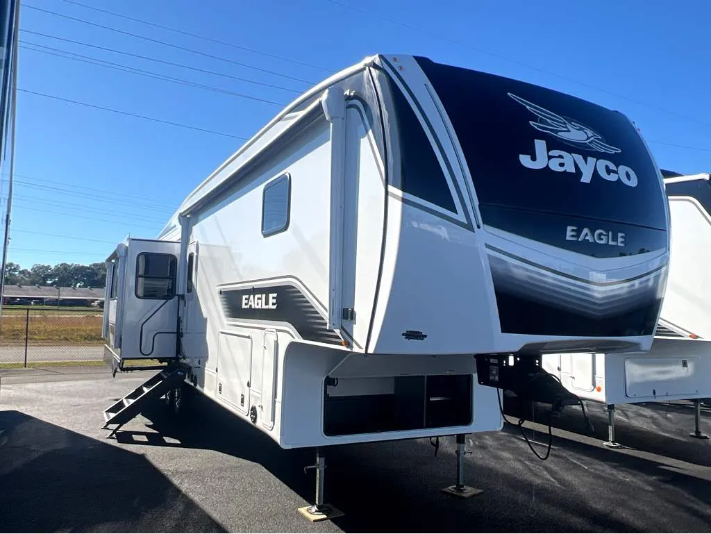 2026 Jayco Eagle 335LSTS - Photo 2