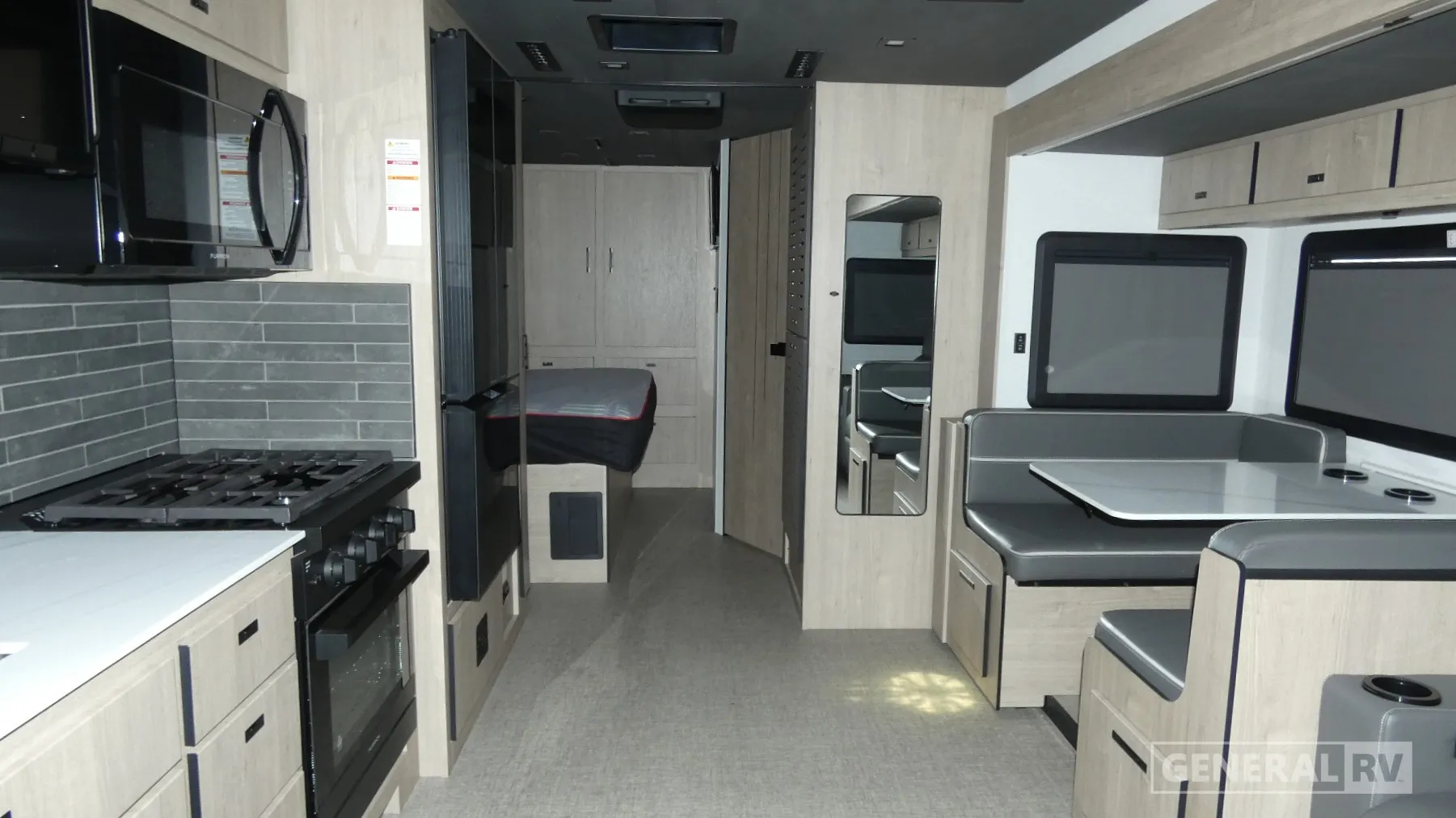 2026 Grand Design Lineage Series F 31ZW - Photo 3