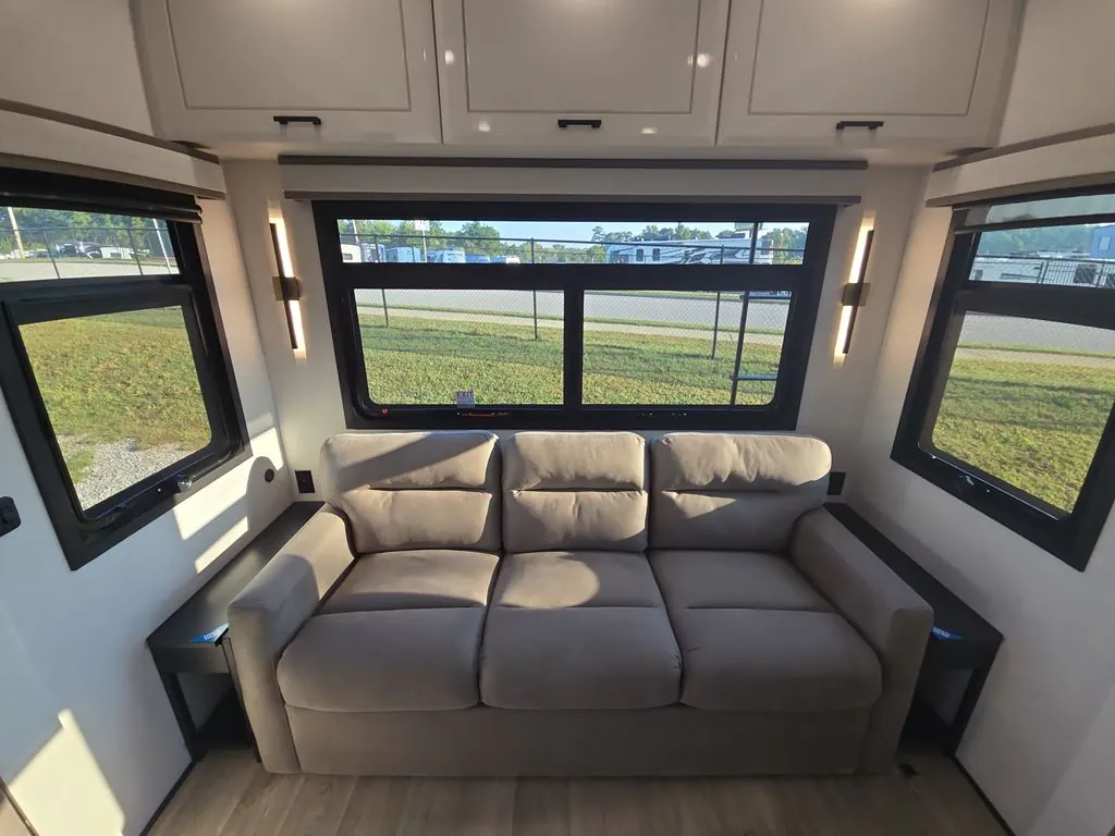 2027 Jayco Pinnacle 36FBTS, Photos photo 11