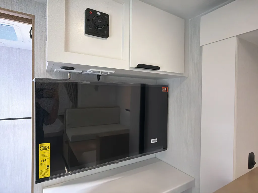 2027 Winnebago Micro Minnie 2108DS, Photos photo 2