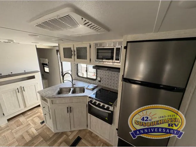2023 Shasta RVs Shasta 32DS - Photo 3