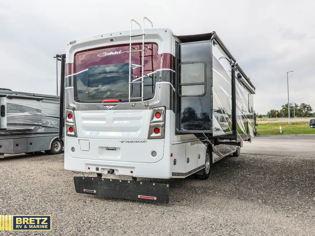 2021 Fleetwood Southwind 36P - Photo 3