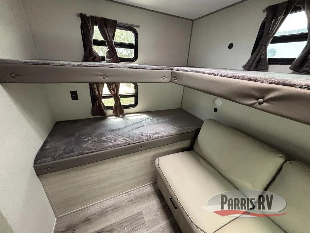 2026 Coachmen Catalina Legacy Edition 293TQBSCK - Photo 3