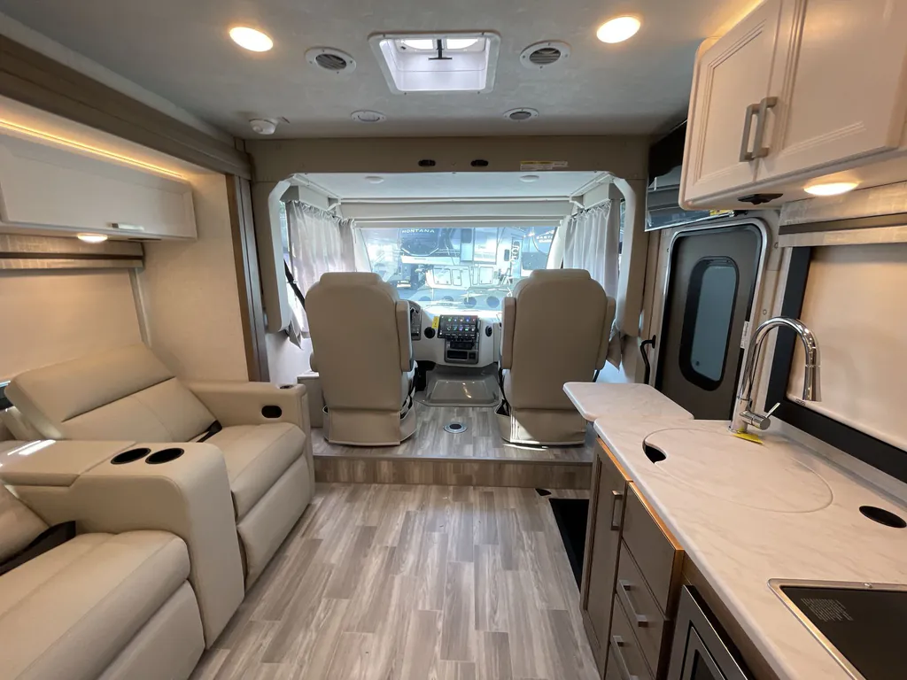2026 Thor Motor Coach Axis 26.2, Photos photo 11