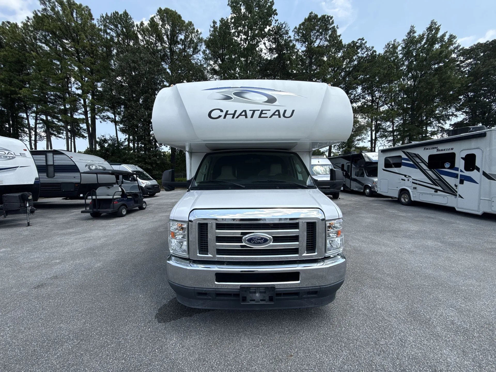 2021 Thor Motor Coach Chateau 31E - Photo 3