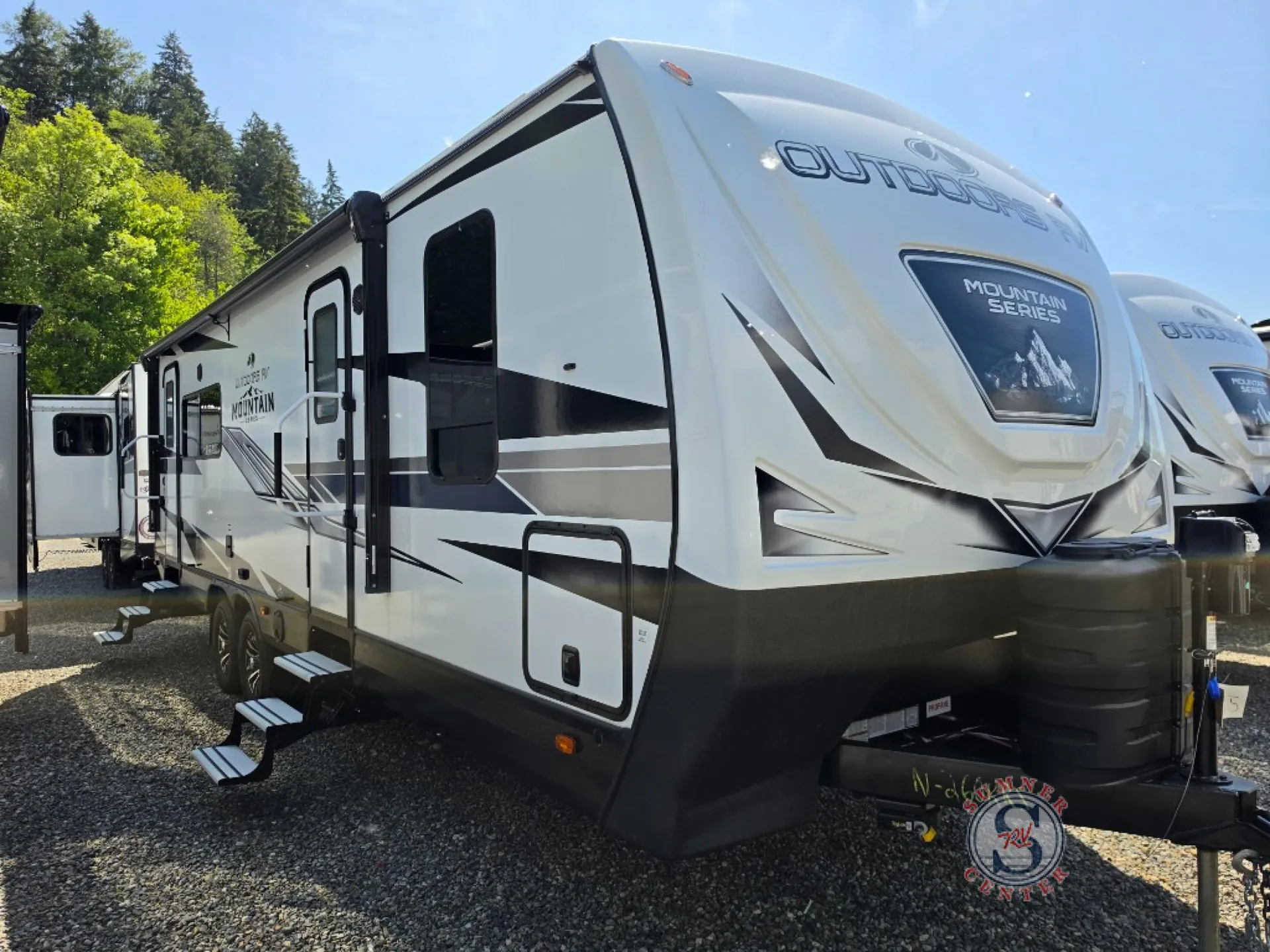2025 Outdoors RV Black Stone Mountain Series 260KRS - Photo 2