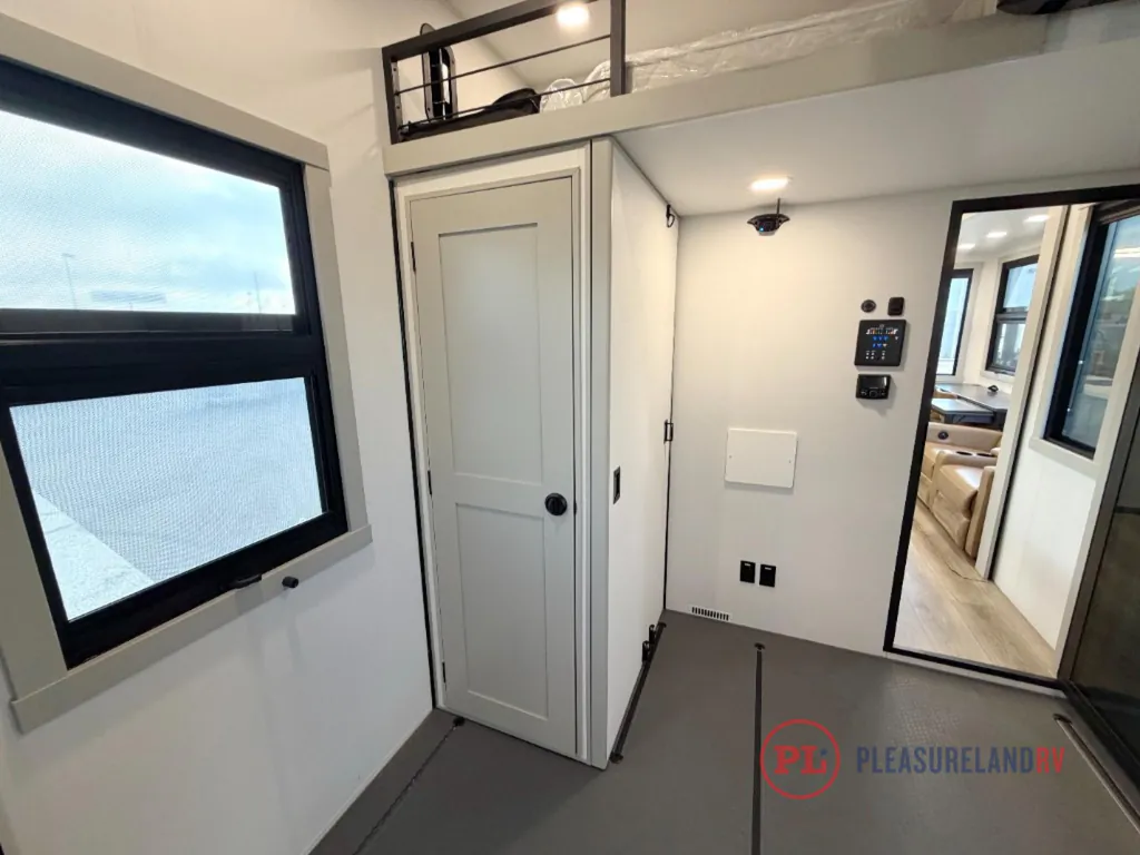 2025 Brinkley Model G 4100, Photos photo 14