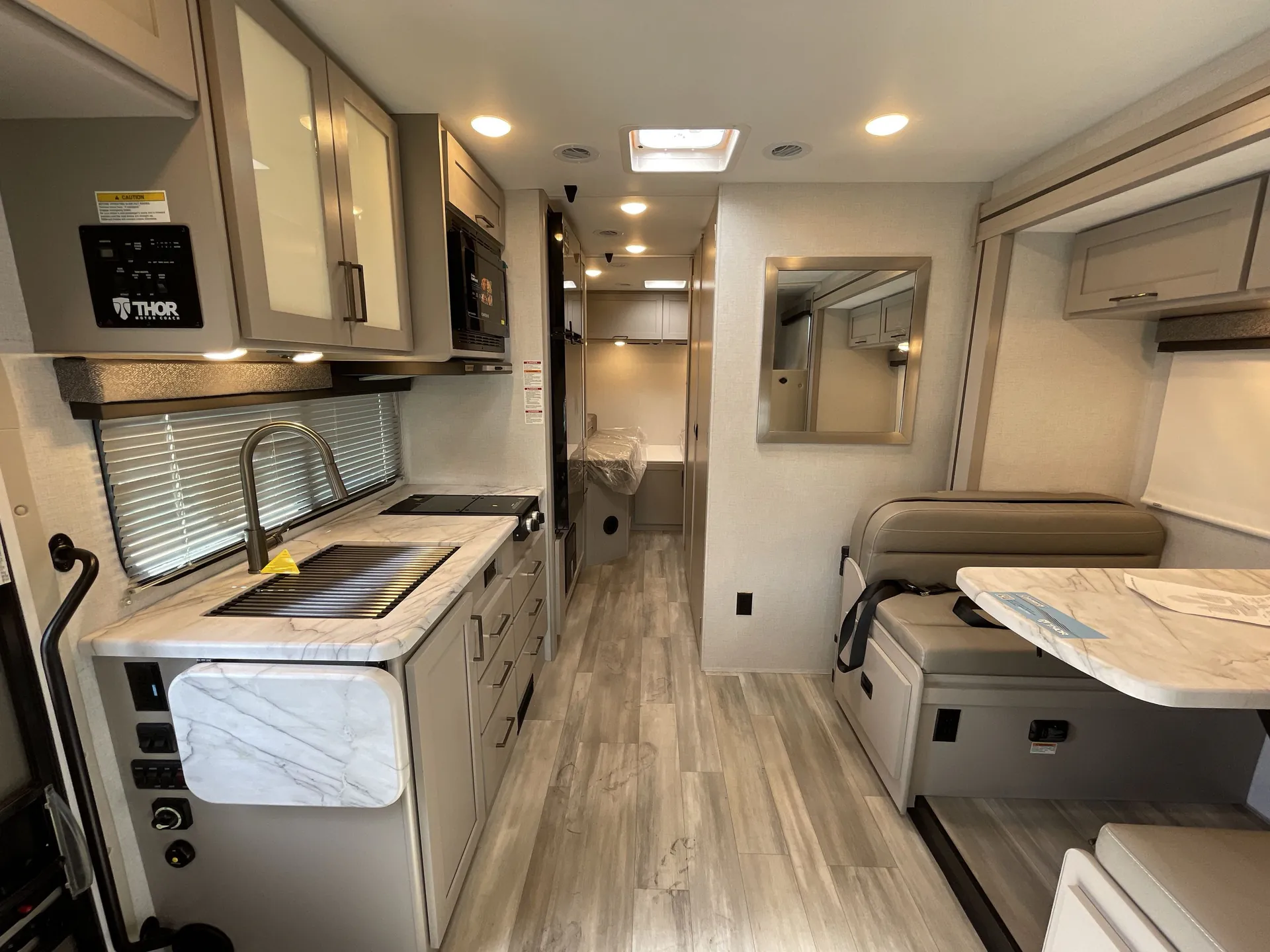 2026 Thor Motor Coach Coleman 25EZ - Photo 4