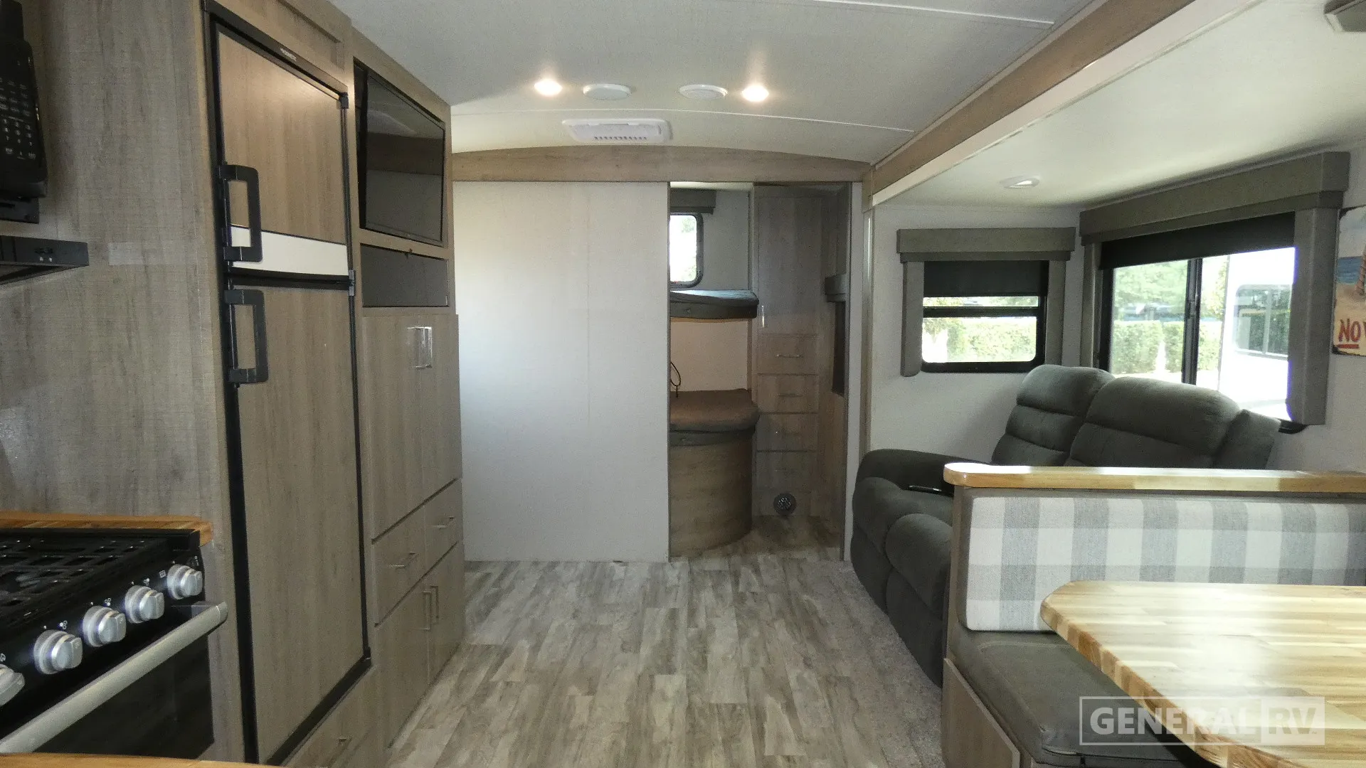 2022 Grand Design Imagine 2910BH - Photo 3