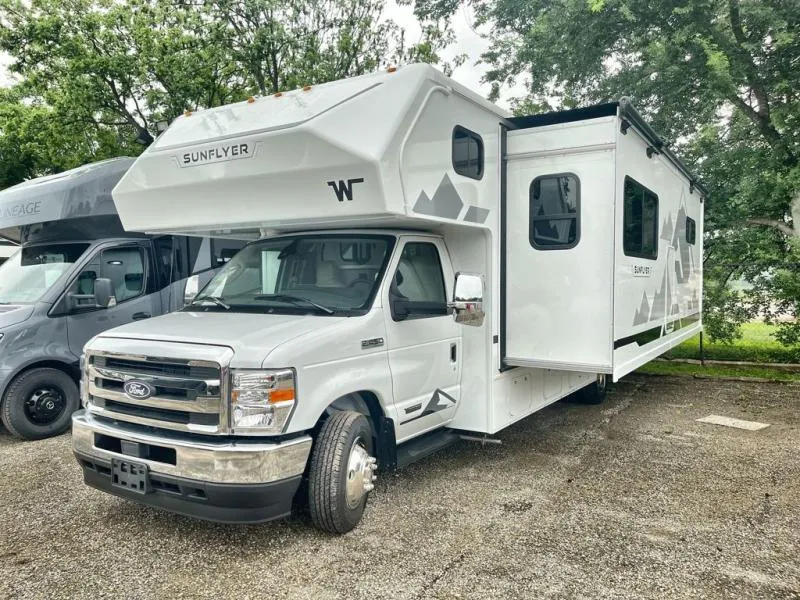 2026 Winnebago Sunflyer 28MB - Photo 4