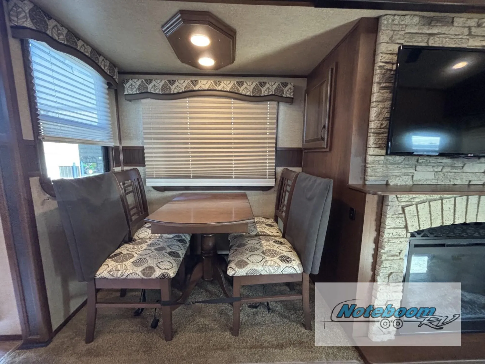 2015 Jayco Eagle Premier 351RSTS - Photo 3