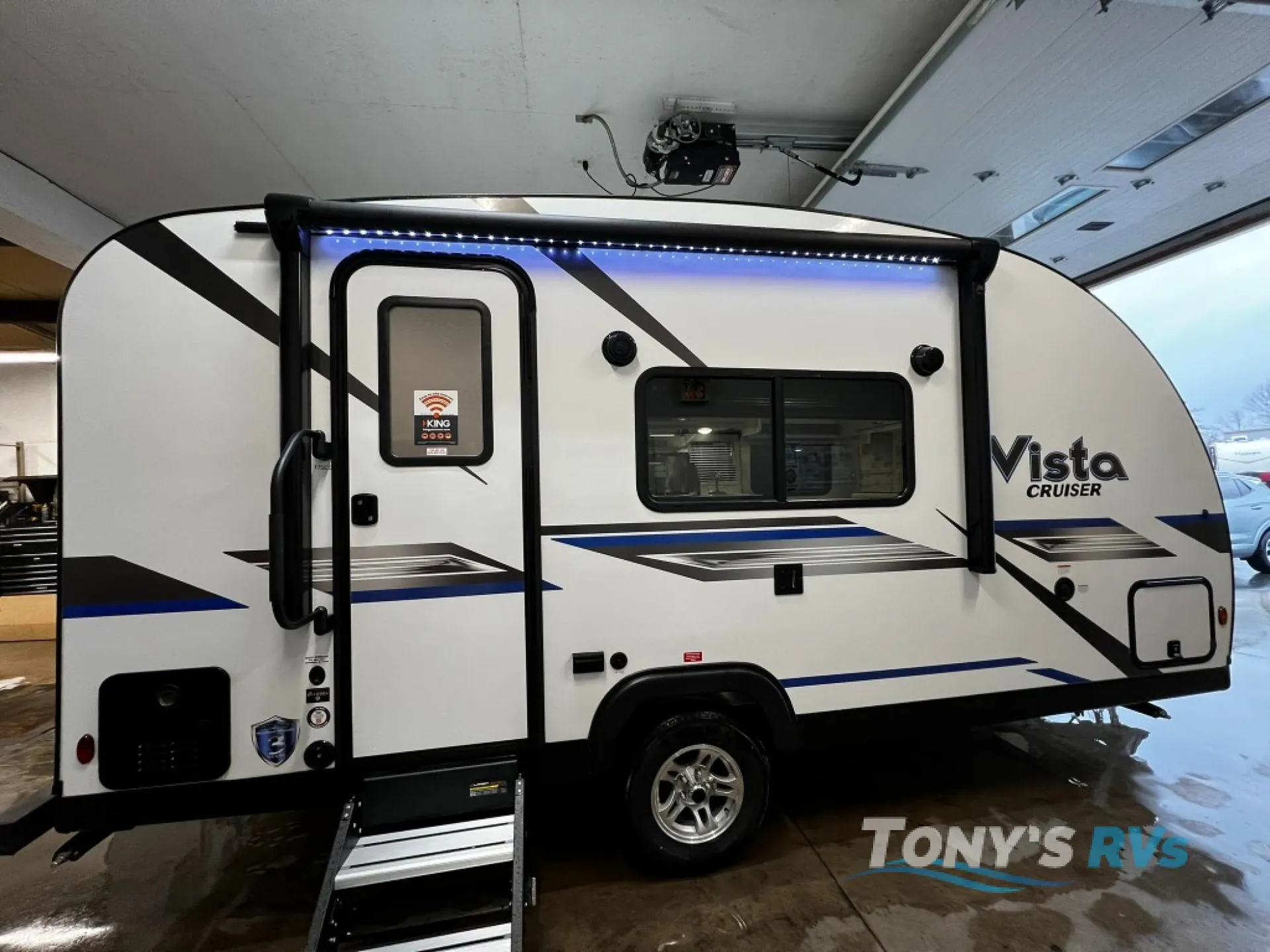 2025 Gulf Stream RV Vista Cruiser 17SCD - Photo 2