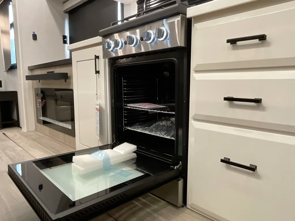 2027 Jayco Pinnacle 36FBTS, Photos photo 11
