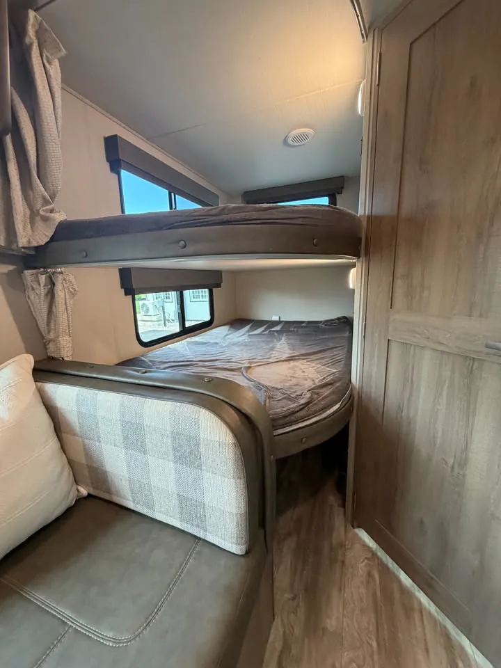 2021 Grand Design Imagine XLS 21BHE, Photos photo 11