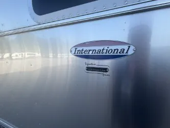 2012 Airstream International 27FB - Photo 4
