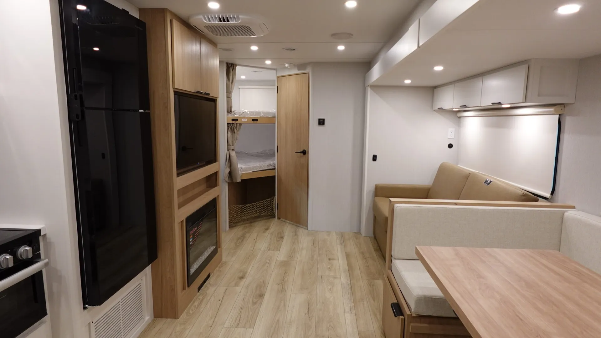 2026 Winnebago Thrive 28BHS - Photo 3
