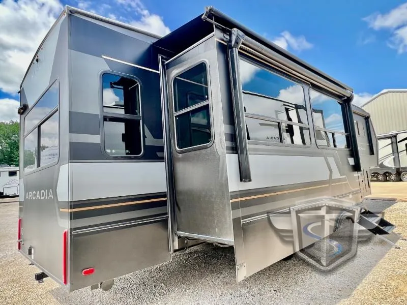 2026 Keystone Arcadia 3260RL - Photo 4