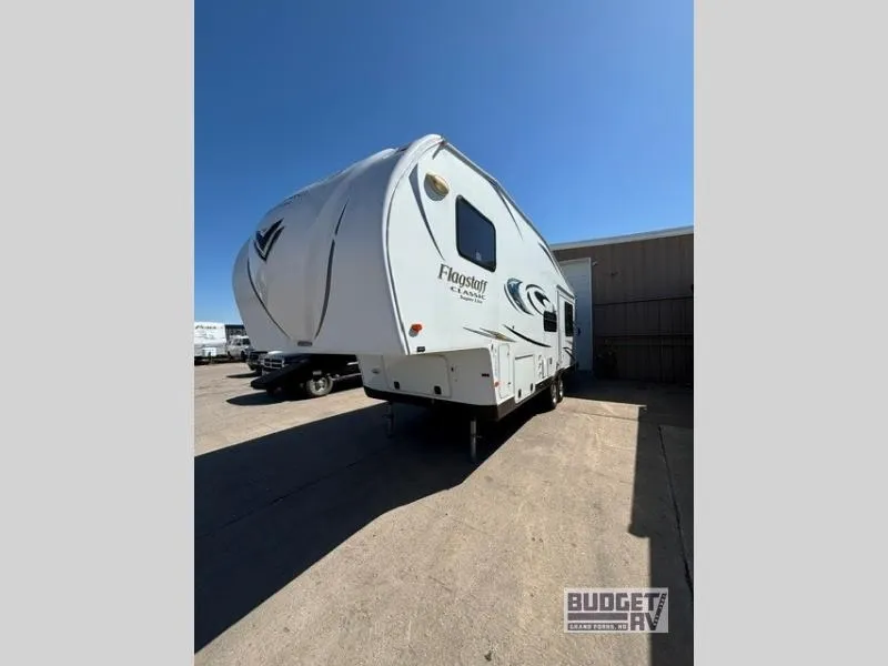 2014 Forest River RV Flagstaff 8526RLWS - Photo 4