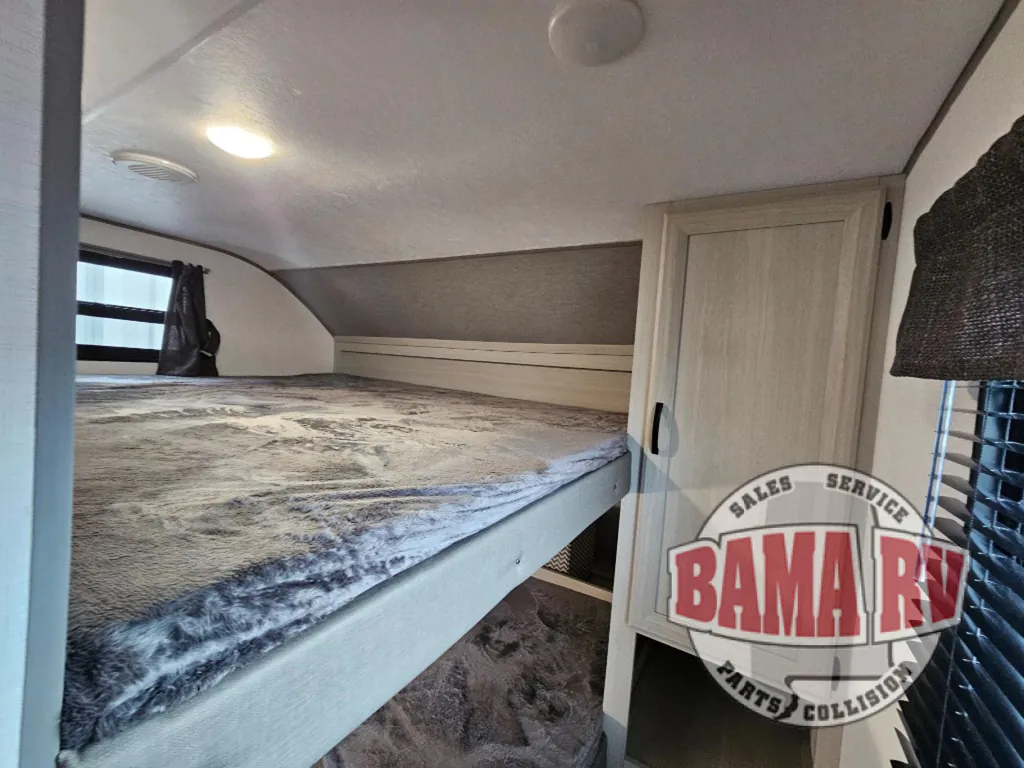 2027 Coachmen Catalina Legacy Edition 333DBDSCK, Photos photo 14