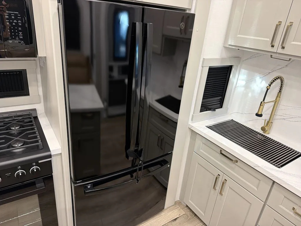 2026 Brinkley Model G 4000, Photos photo 6