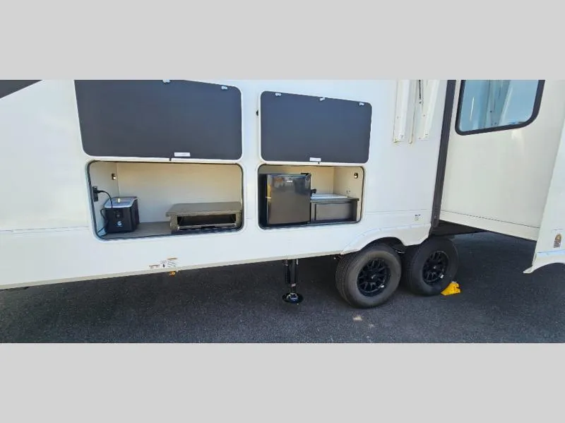 2026 Forest River Cherokee Arctic Wolf 3950SUITE - Photo 4