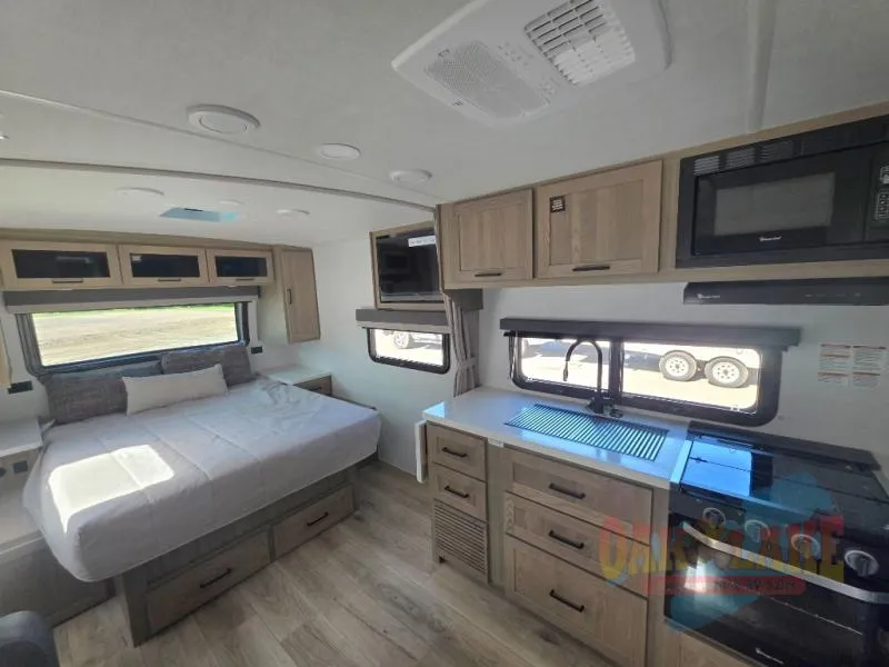 2027 Forest River Rockwood Mini Lite 2109S - Photo 4