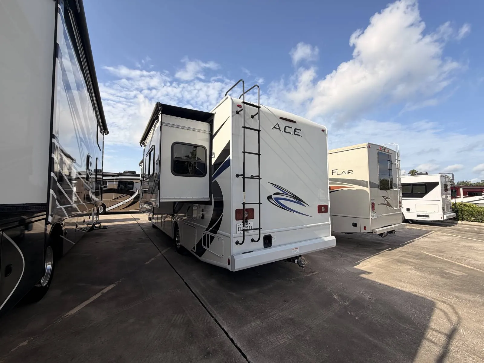 2023 Thor Motor Coach A.C.E 29G - Photo 3