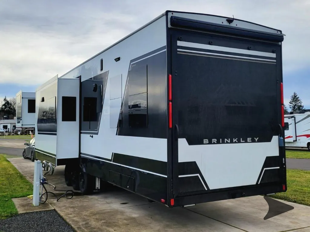 2026 Brinkley Model G 4100, Photos photo 4