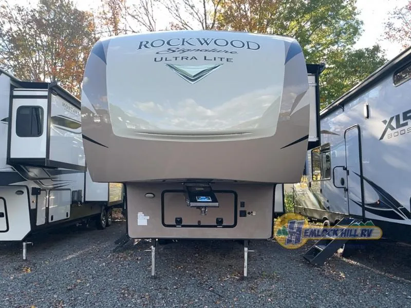 2018 Forest River Rockwood Signature Ultra Lite 8289WS - Photo 3