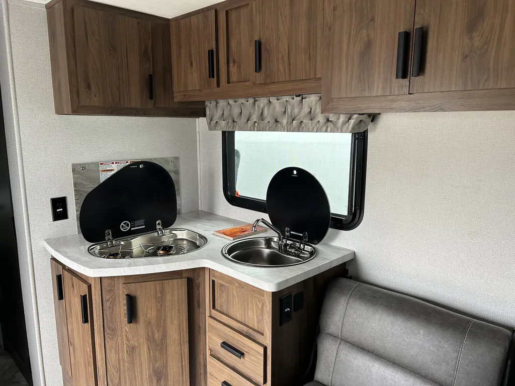 2021 Forest River Sunseeker TS2380, Photos photo 10
